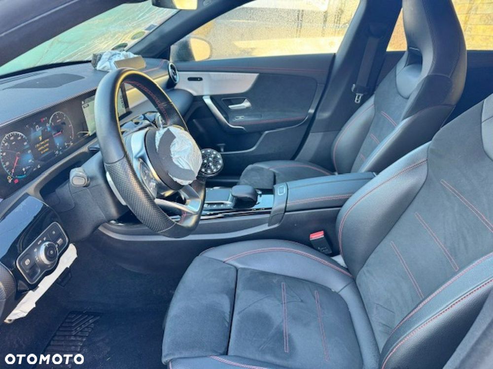 Mercedes-Benz CLA 200 d AMG Line 8G-DCT - 11