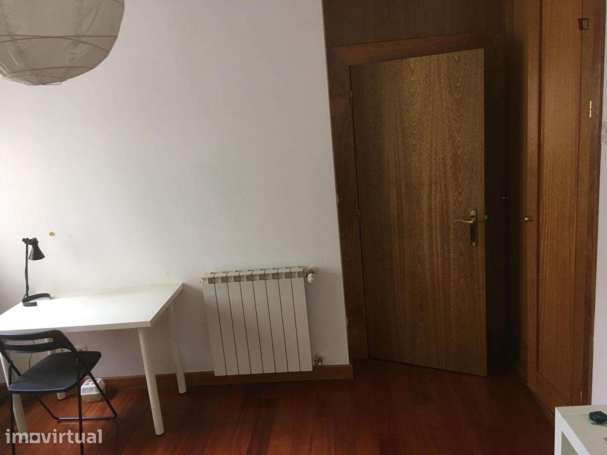 Quarto - localizado em Lumiar Lisbon - Grande imagem: 4/12