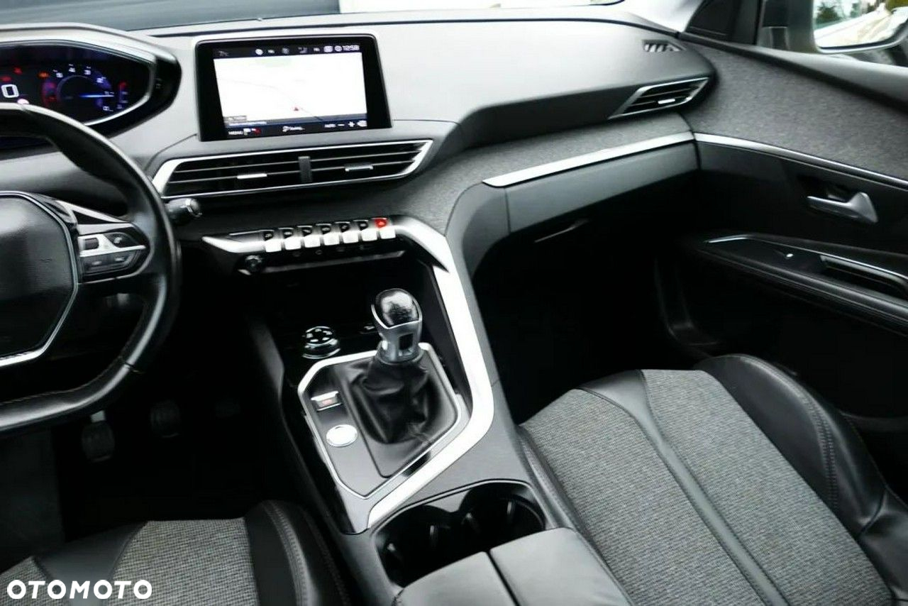 Peugeot 3008 1.2 PureTech Allure S&S - 20