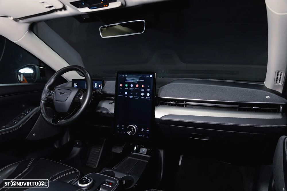 Ford Mustang Mach-E Standard - 14