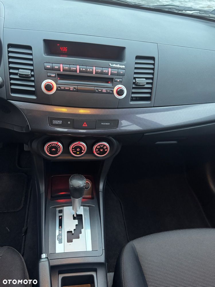 Mitsubishi Lancer 1.8 Intense CVT - 26