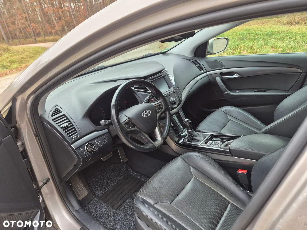 Hyundai i40 Kombi blue 1.7 CRDi DCT Premium - 14