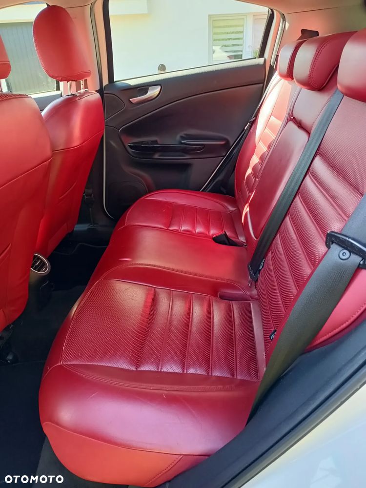 Alfa Romeo Giulietta 2.0 JTDM Veloce - 4