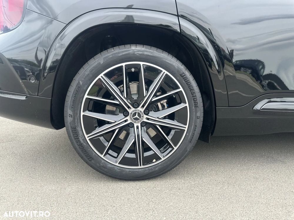 Mercedes-Benz GLB 220 4MATIC - 11