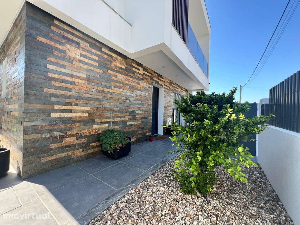 Moradia Isolada T4 Com piscina - Grande imagem: 3/40