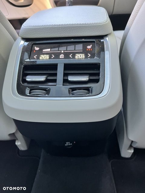 Volvo XC 90 T6 AWD Geartronic Momentum - 25