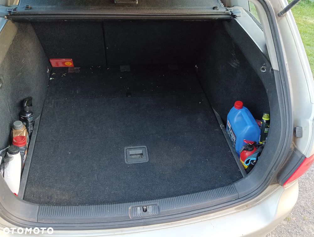 Volkswagen Golf VI 1.6 TDI Comfortline - 9