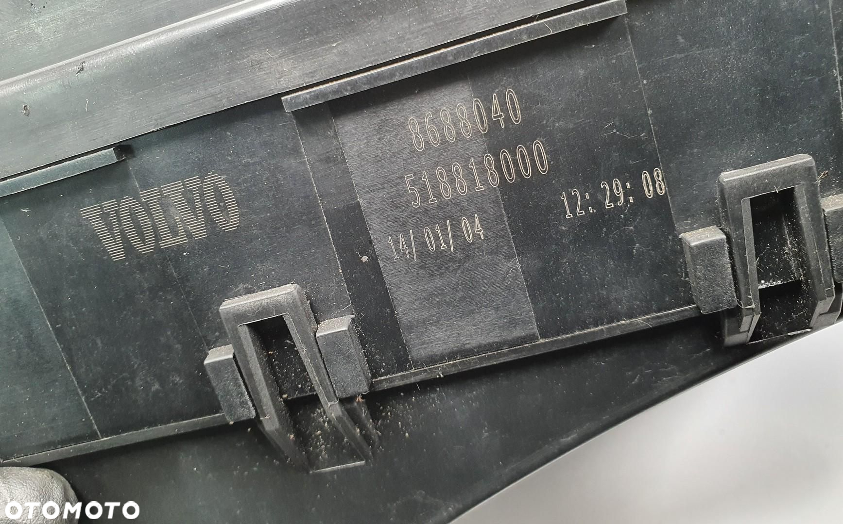 SKRZYNKA BEZPIECZNIKÓW VOLVO V50 30679792 - 5