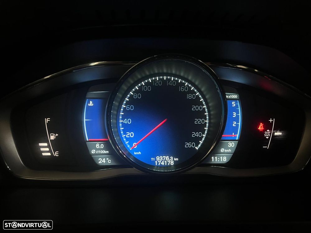 Volvo V60 1.6 D2 R-Design - 2