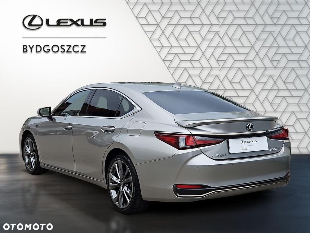 Lexus ES 300h F Sport Design - 4