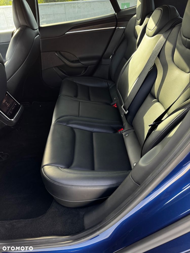 Tesla Model S Long Range - 10
