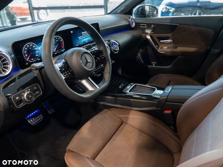 Mercedes-Benz Klasa A 220 4-Matic AMG Line 8G-DCT - 9