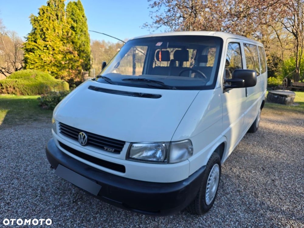 Volkswagen Caravelle - 10
