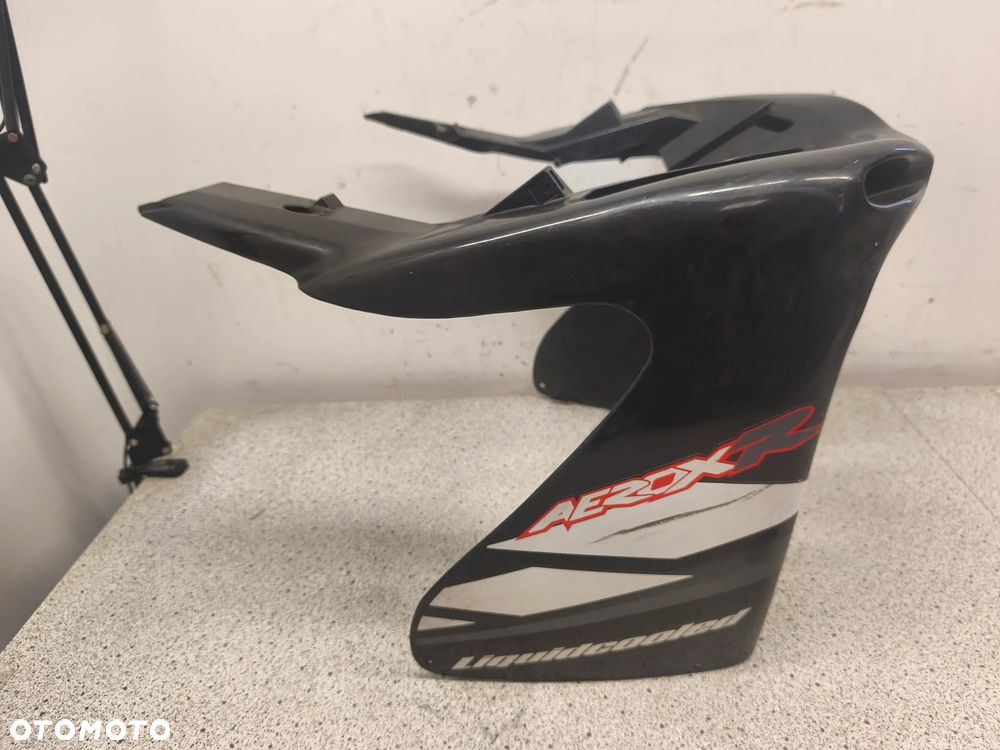 Owiewka, osłona, bok, boczek, czacha, czasza Yamaha 50 Aerox - 10