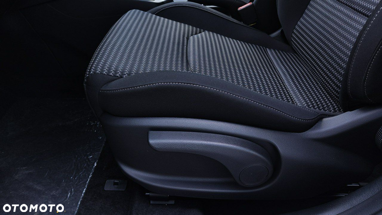 Kia Ceed - 9
