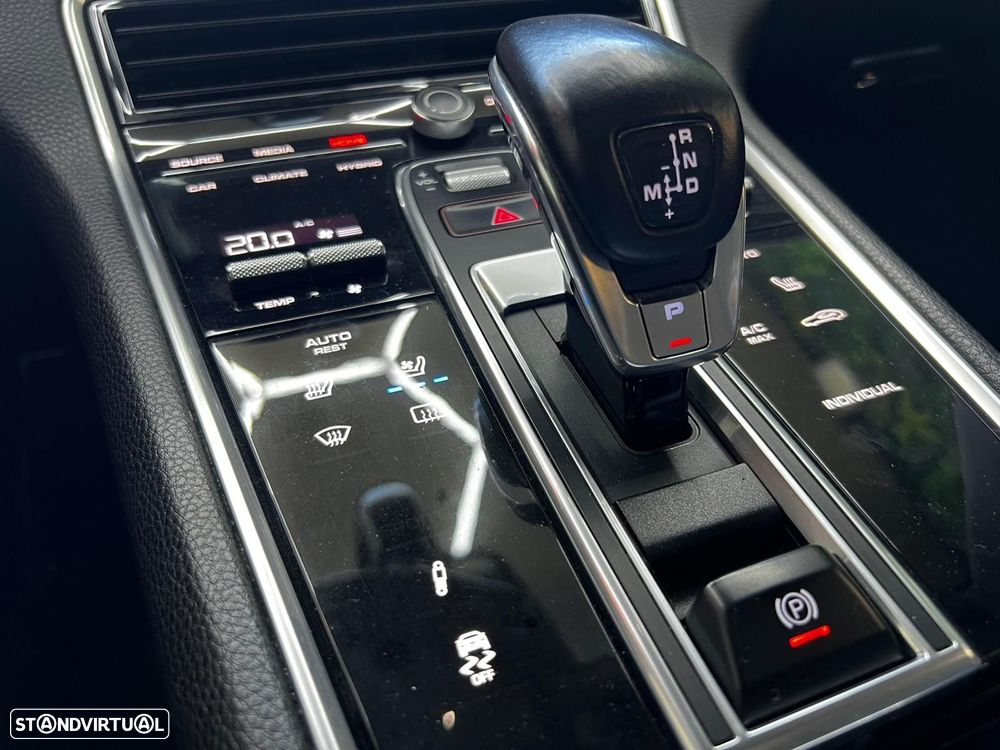 Porsche Panamera Sport Turismo 4 E-Hybrid Platinum Edition PDLS - 39