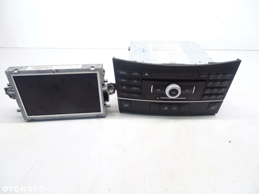 E KLASA W212 W207 Radio monitor 2129068800 - 1