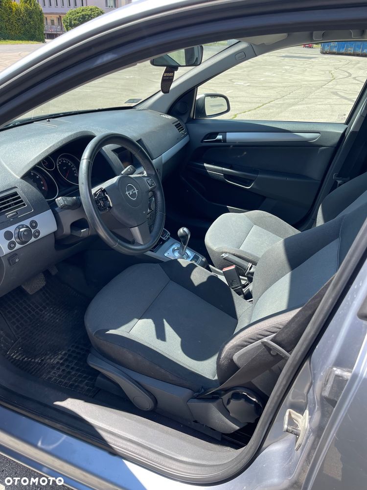 Opel Astra 1.6 Enjoy Easytronic - 9