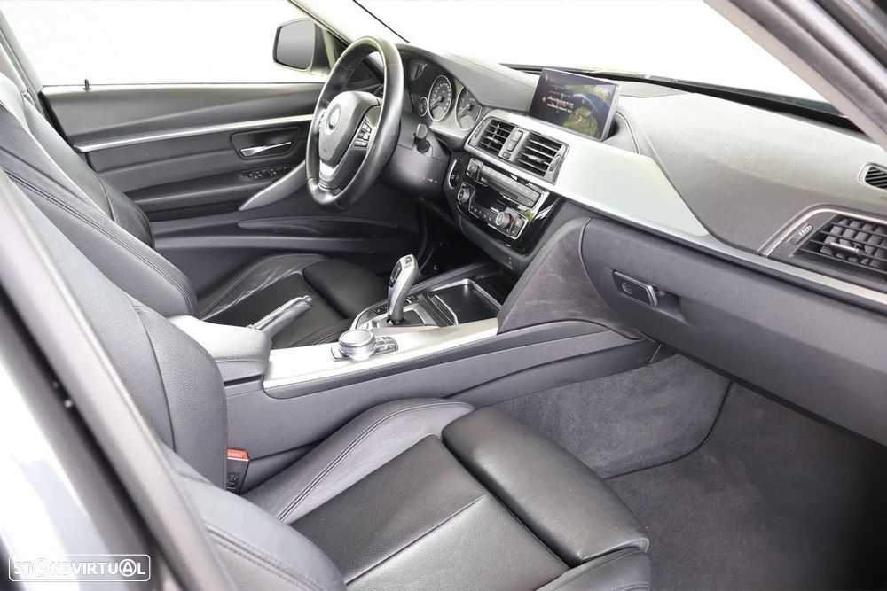 BMW 330 e iPerformance Line Sport - 27