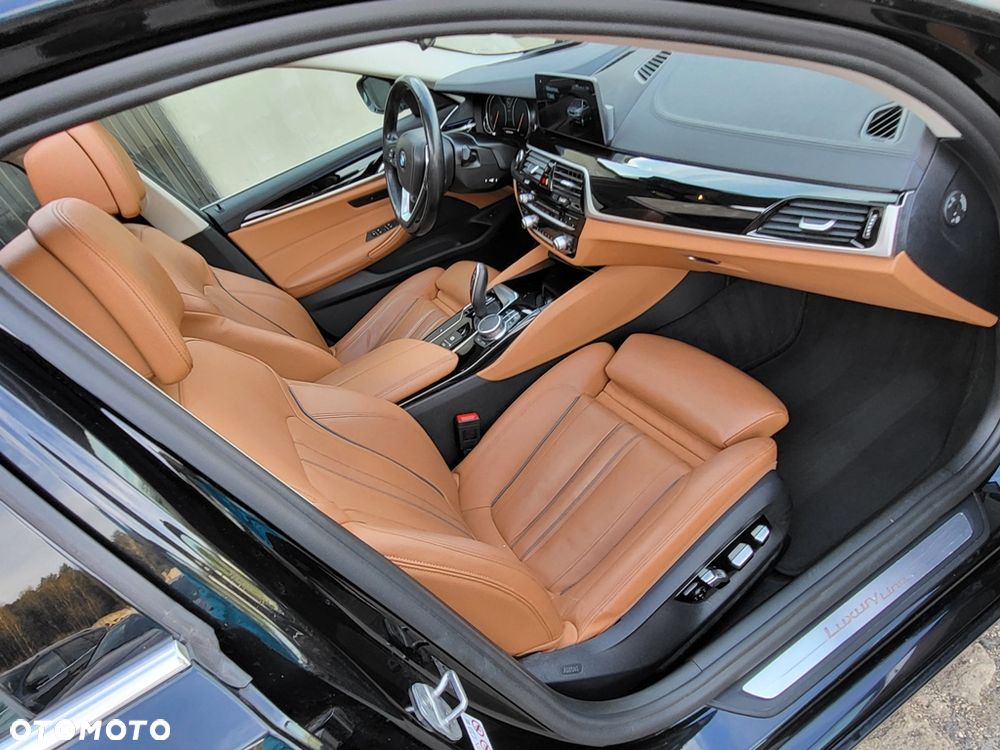 BMW Seria 5 530d xDrive Luxury Line - 18