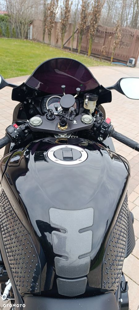Suzuki GSX-R - 10