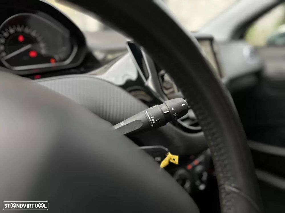 Peugeot 2008 1.2 PureTech Style - 30