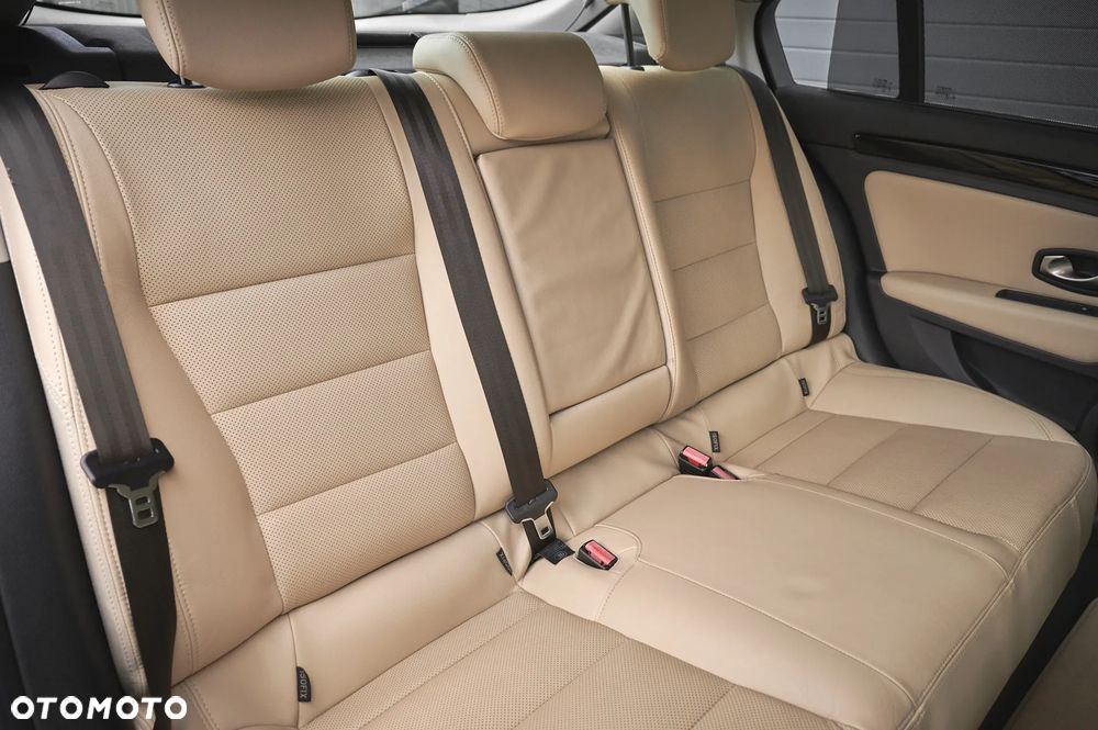 Renault Laguna 2.0 dCi Initiale - 17