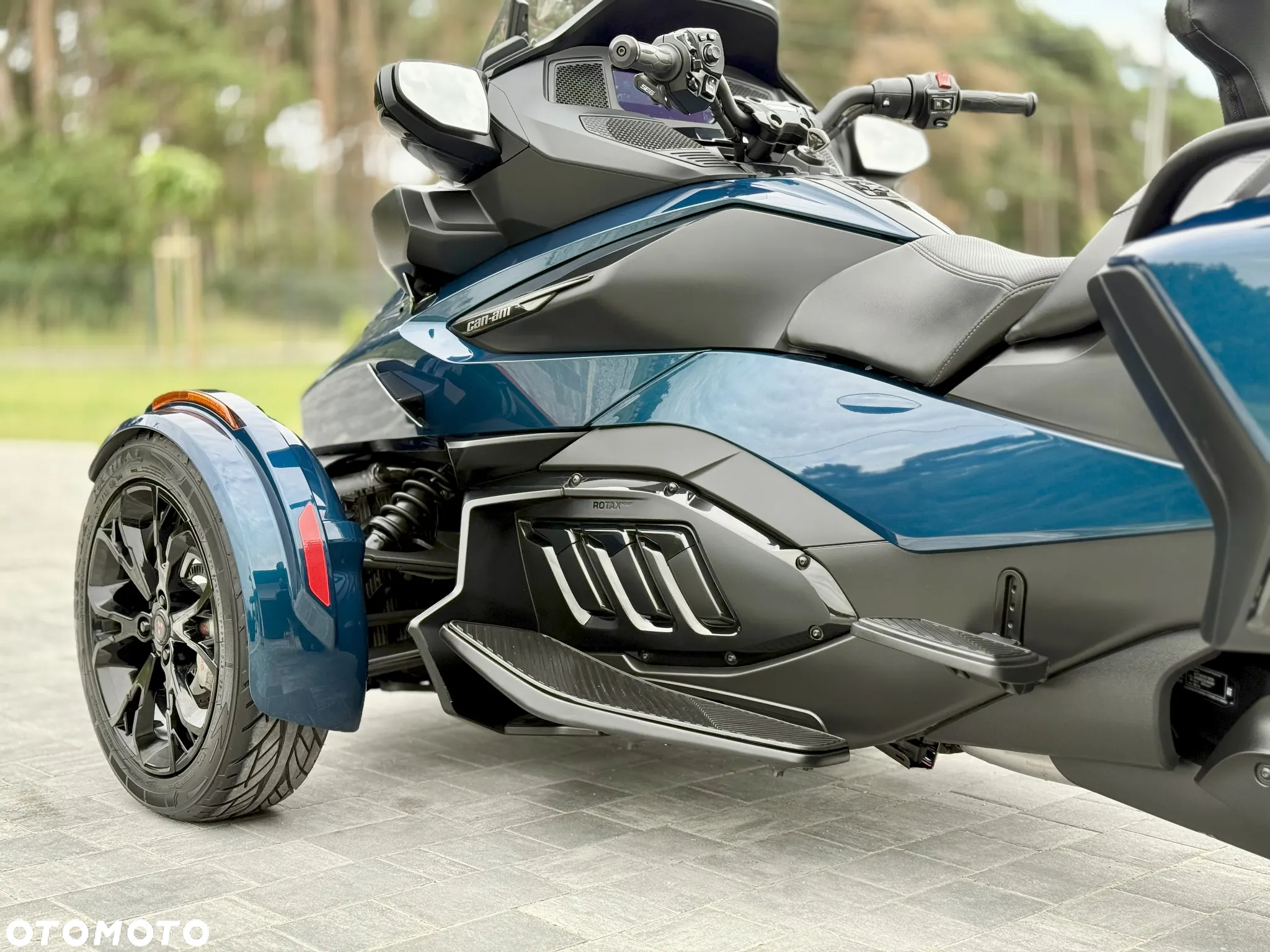Can-Am Spyder - 22