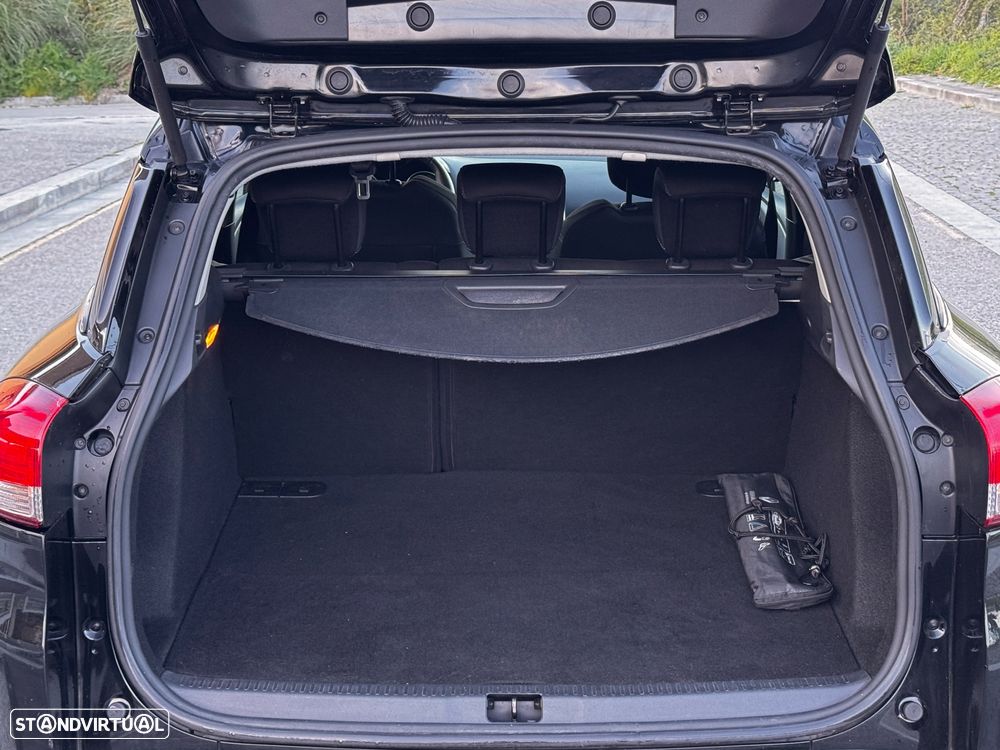 Renault Clio Sport Tourer - 10