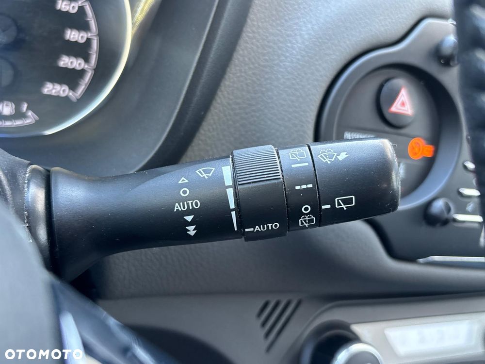 Toyota Yaris Hybrid 100 Premium - 30