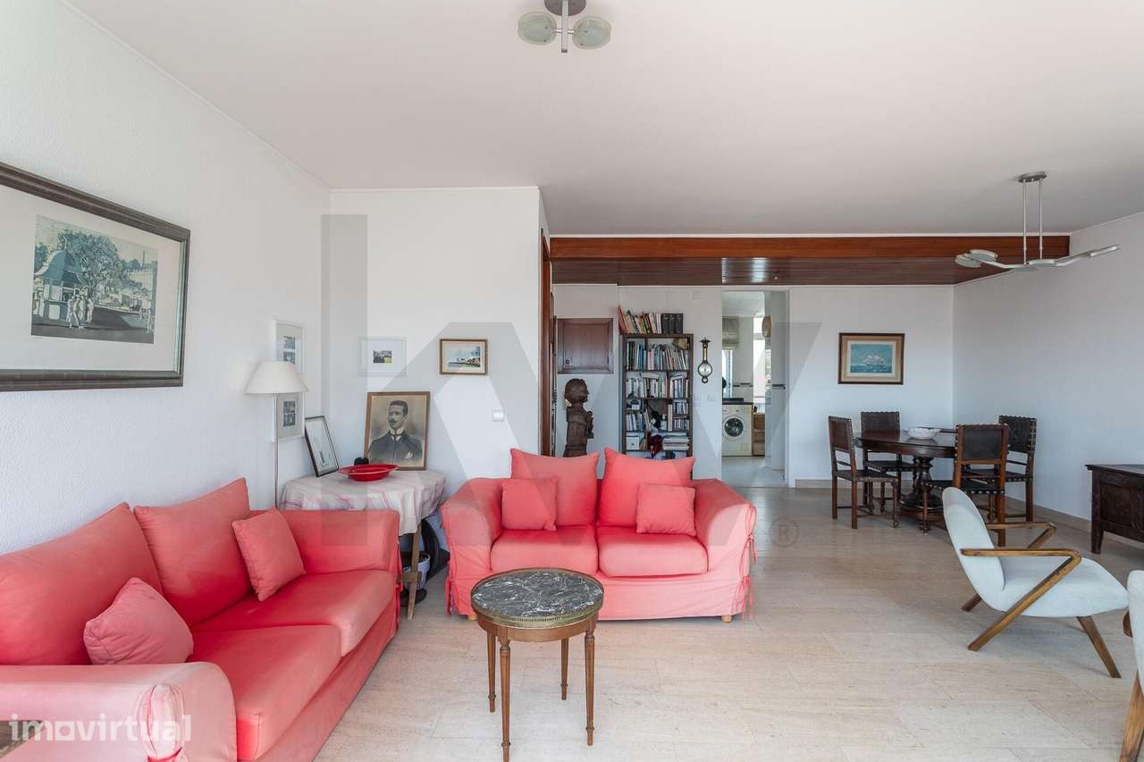 Apartamento T3 com Vista Mar e Box – A 6 min. da Estação e Praia – Est - Grande imagem: 5/32