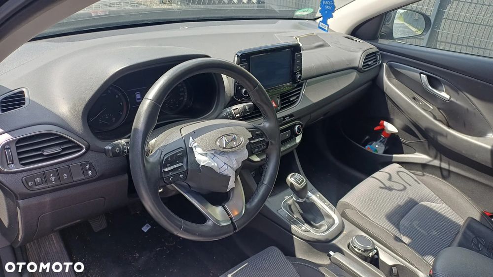 Hyundai i30 1.0 T-GDI 48V-Hybrid Connect & Go - 9