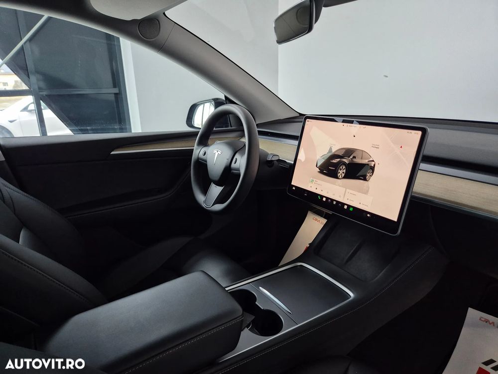 Tesla Model Y RWD - 7