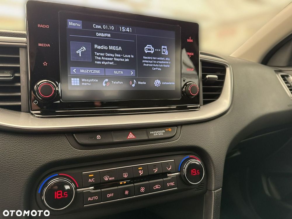 Kia Ceed - 27