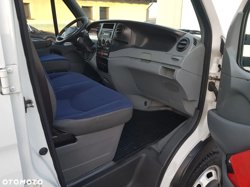 Iveco 35C15 Salon Polska, 7 osobowy + kontener - 14