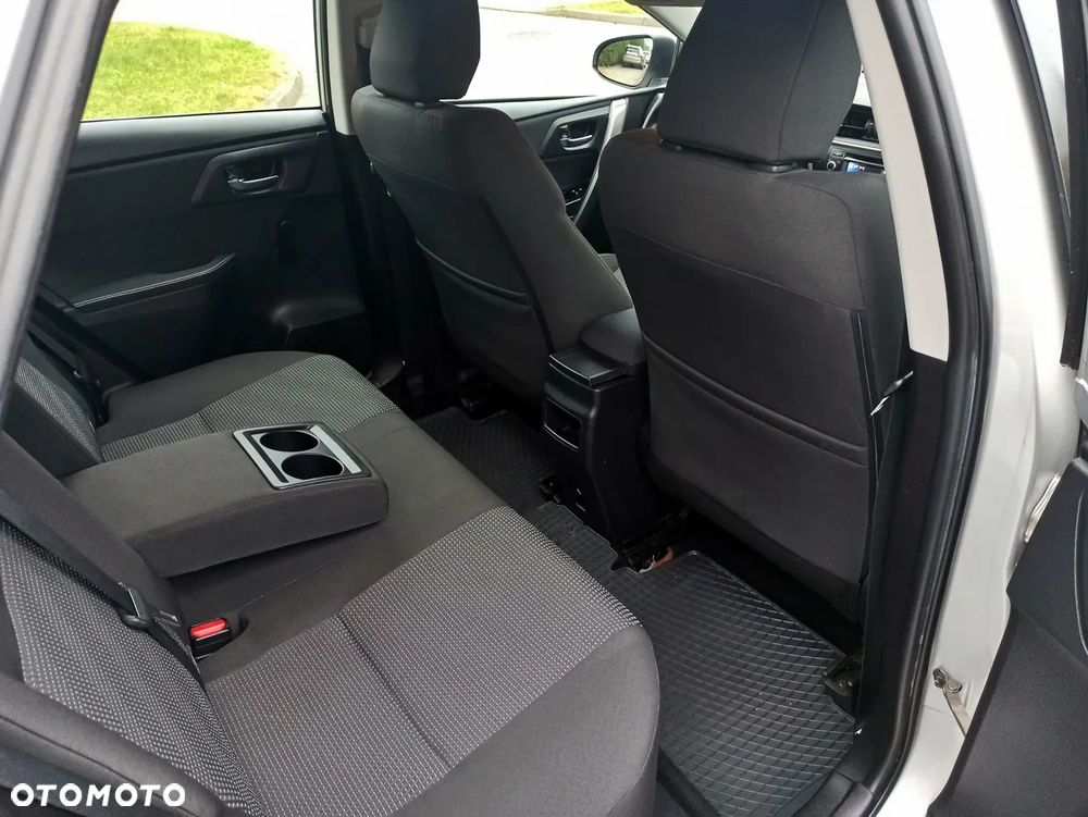 Toyota Auris 1.4 D-4D Business Edition - 24