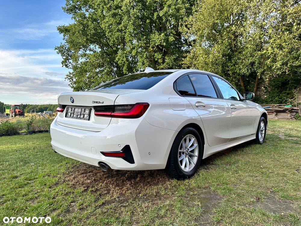 BMW Seria 3 318d - 26
