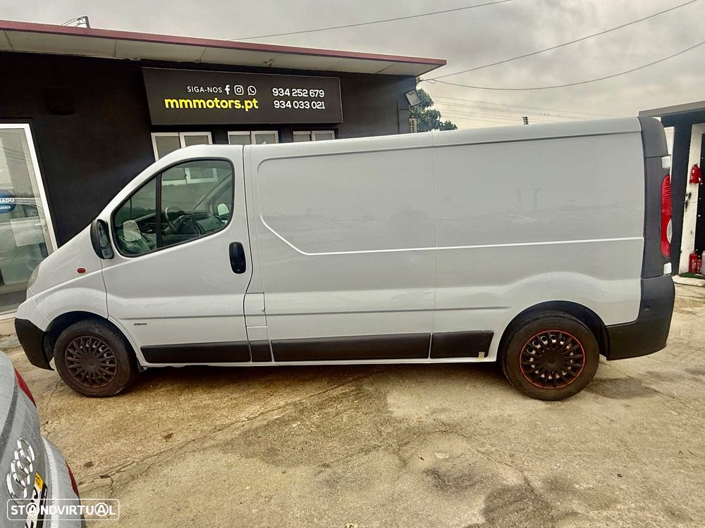Opel Vivaro longa - 51