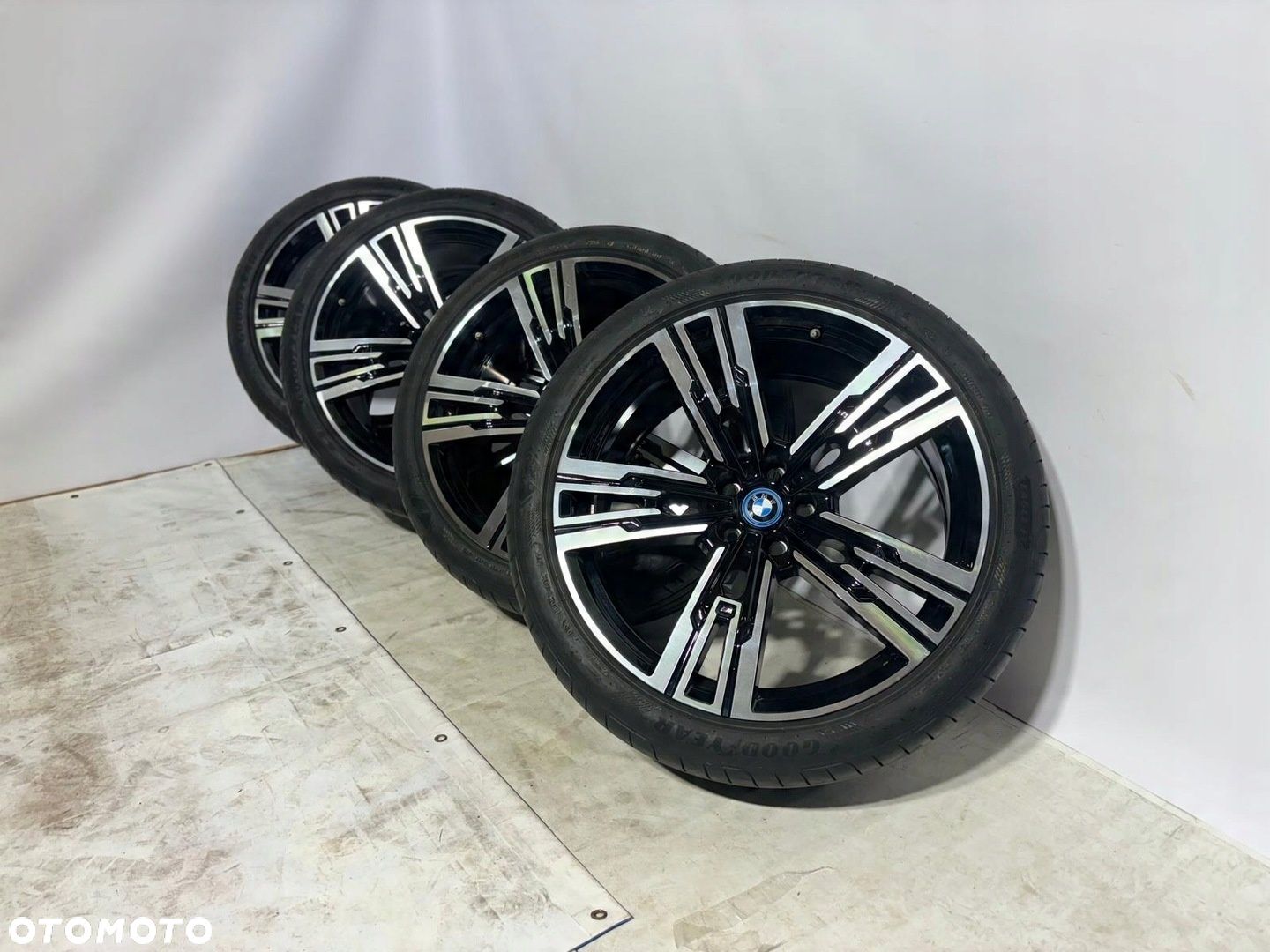 KOŁA FELGI ALUFELGI BMW i7 G70 5A19DF0 5A19DF1 908M 285/35 R21 255/40 R21 - 1