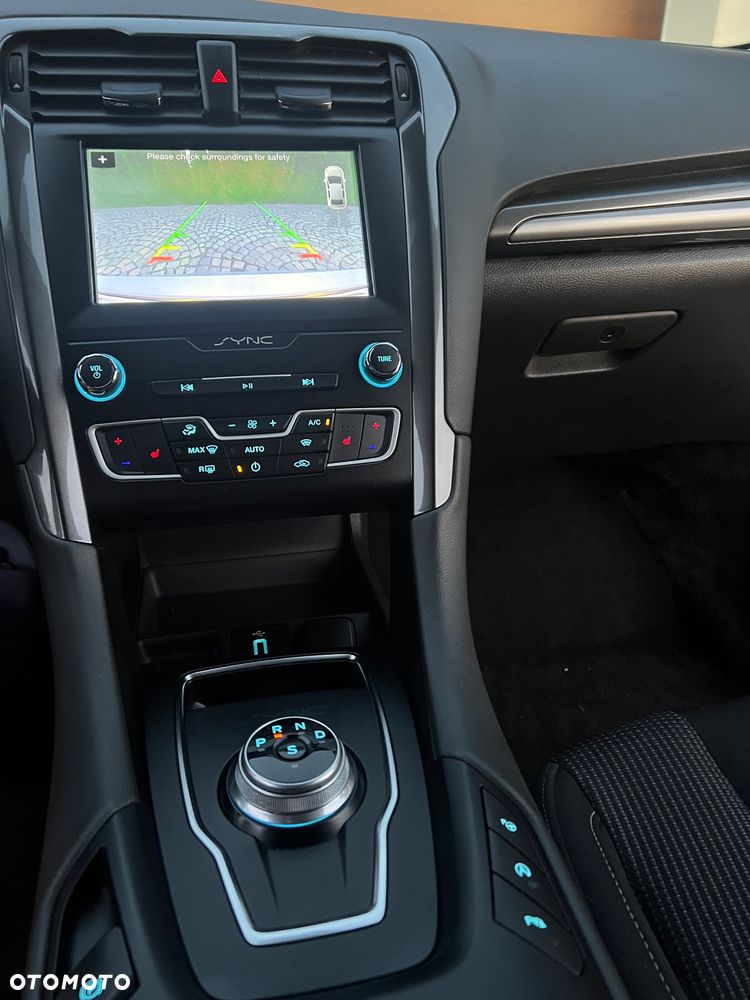 Ford Mondeo 2.0 EcoBlue Titanium - 36