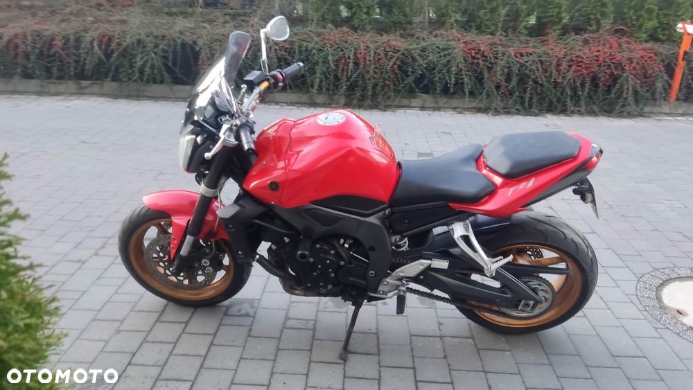 Yamaha Inny - 24