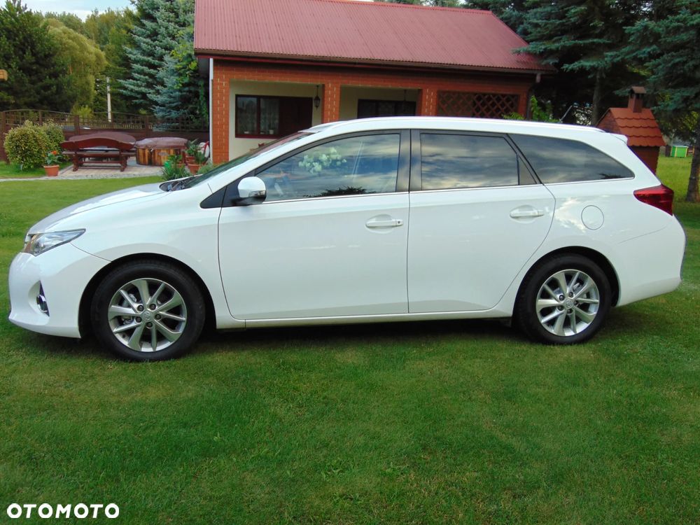 Toyota Auris 1.4 D-4D Luna - 5