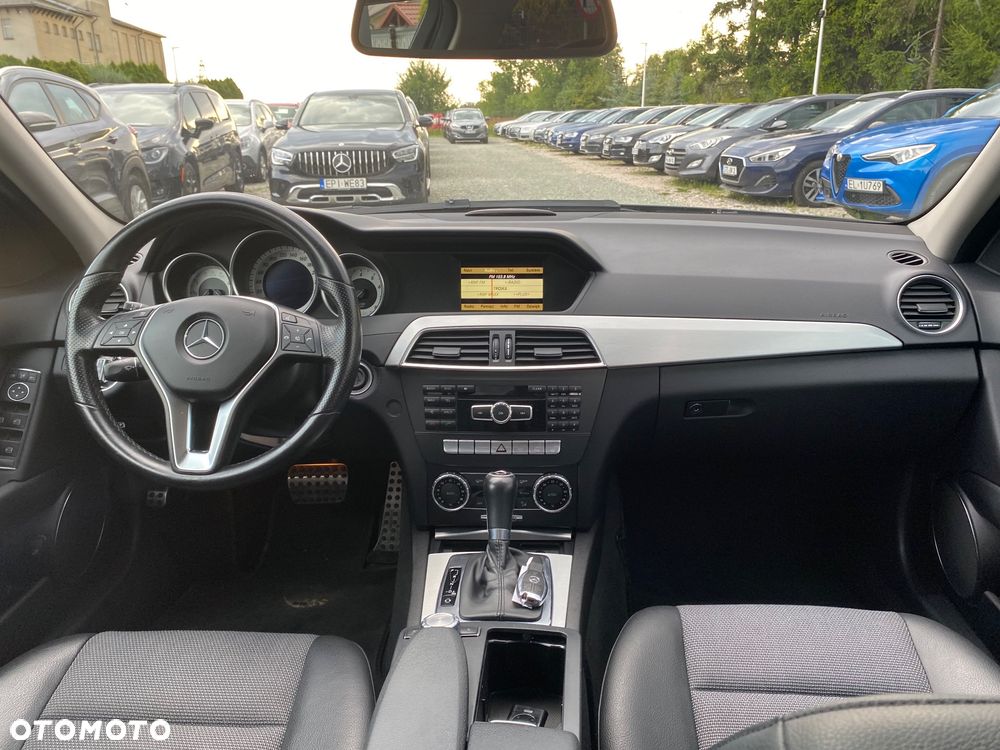 Mercedes-Benz Klasa C 180 CGI Automatik BlueEFFICIENCY Avantgarde - 33