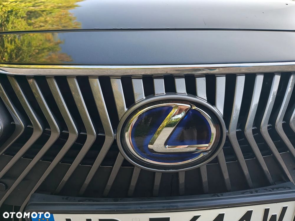 Lexus ES 300h Business Edition + - 27