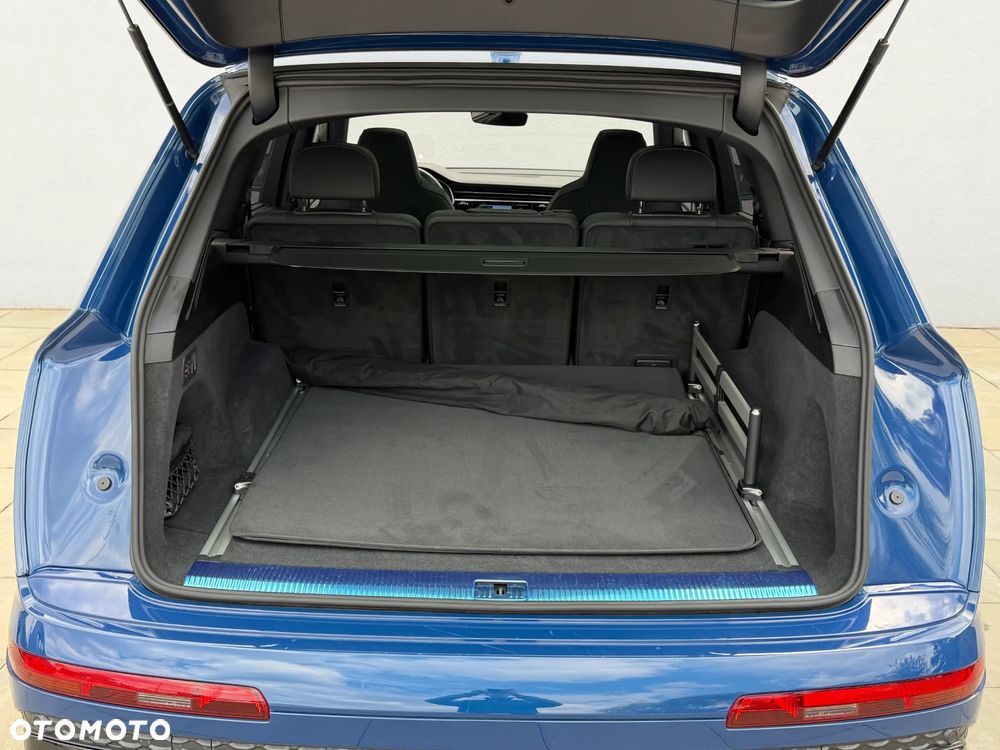 Audi SQ7 - 7
