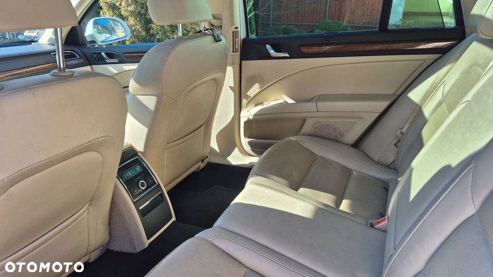 Skoda Superb 2.0 TDI 4x4 L&K DSG - 8