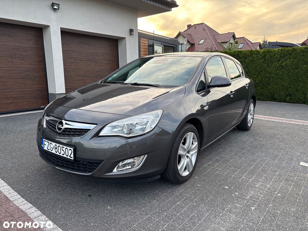 Opel Astra 1.4 T Cosmo - 1