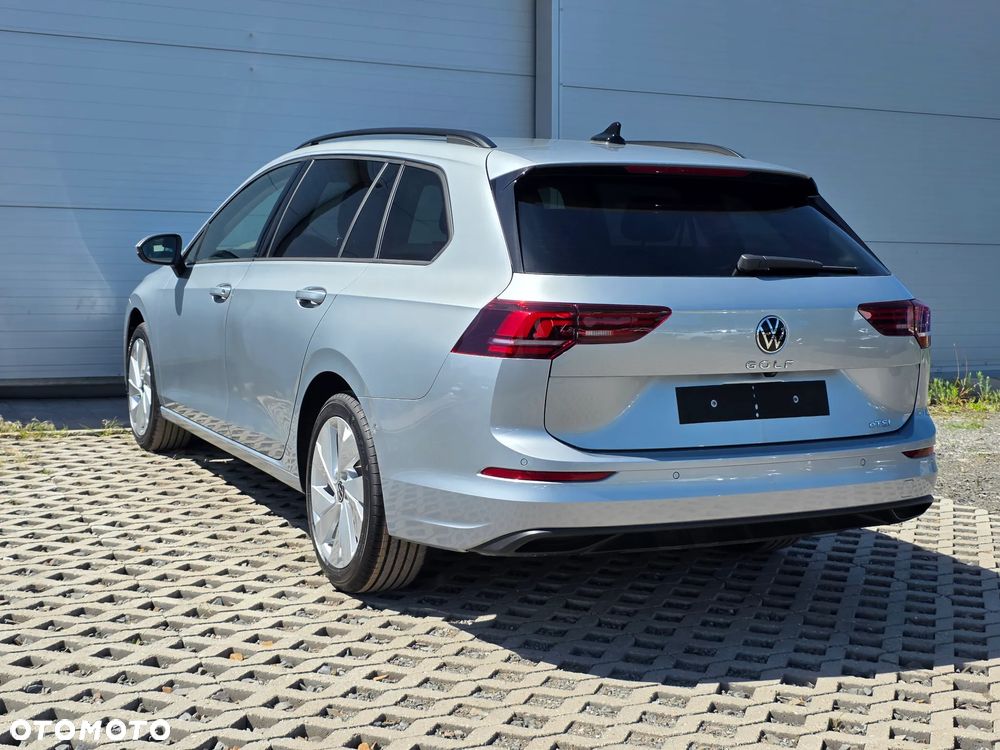 Volkswagen Golf 1.5 eTSI mHEV Life Plus DSG - 8