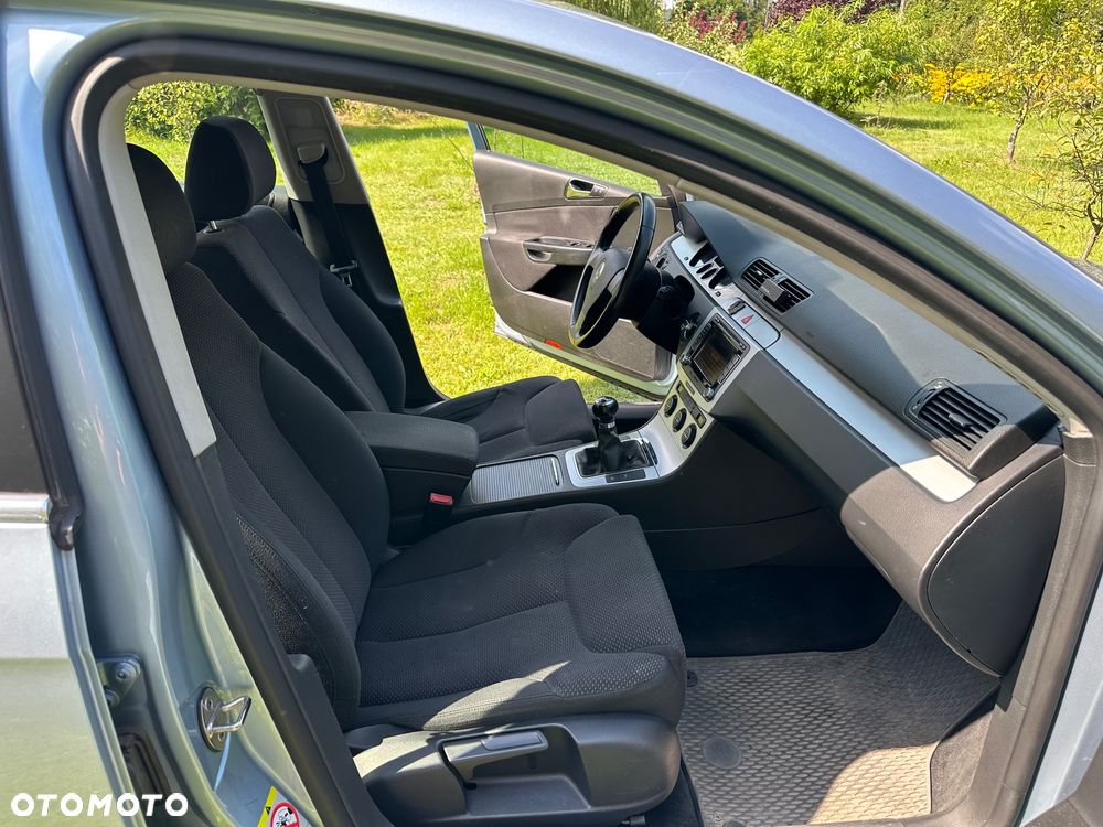 Volkswagen Passat 2.0 TDI DPF Comfortline - 14