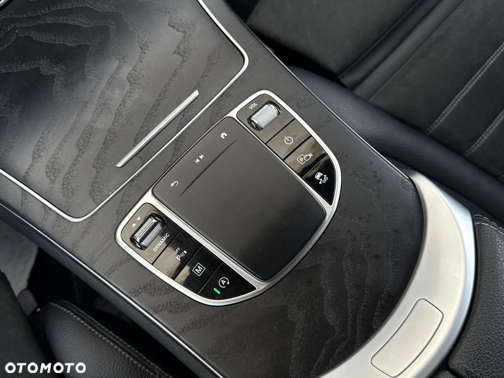 Mercedes-Benz GLC - 28